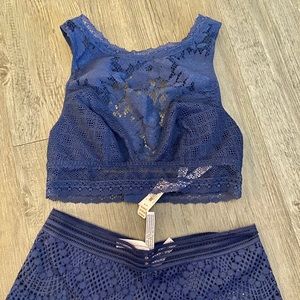Victoria’s Secret Bra /boy short Navy set S/P